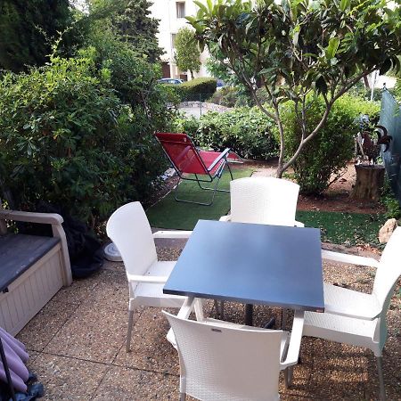 T2, Jardin, Veranda Chambre, Climatisation, Parking Privatif, Proche A Pied Centre, Plage, Gare, Pour 3 Adultes Ou 2 Adultes Avec 2 Enfants Бандоль Экстерьер фото