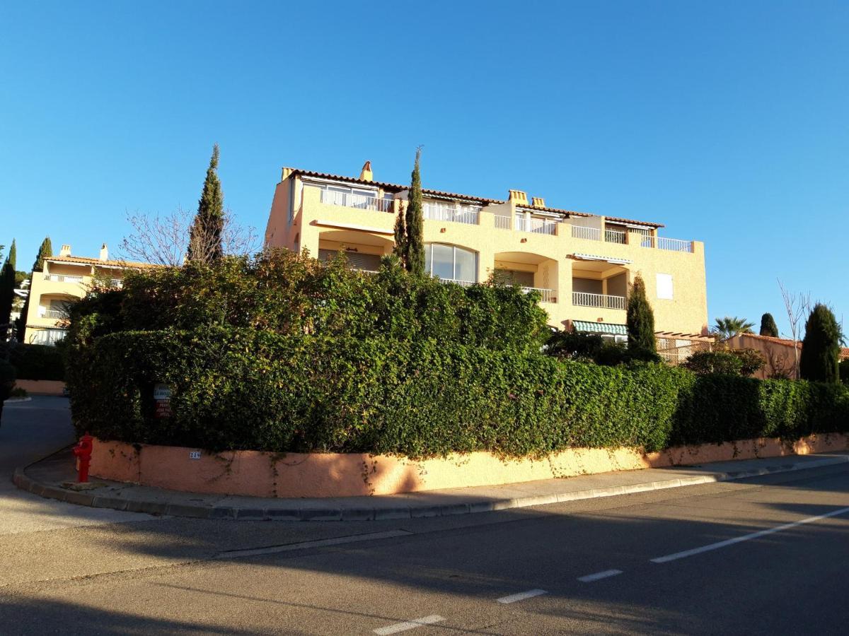 T2, Jardin, Veranda Chambre, Climatisation, Parking Privatif, Proche A Pied Centre, Plage, Gare, Pour 3 Adultes Ou 2 Adultes Avec 2 Enfants Бандоль Экстерьер фото
