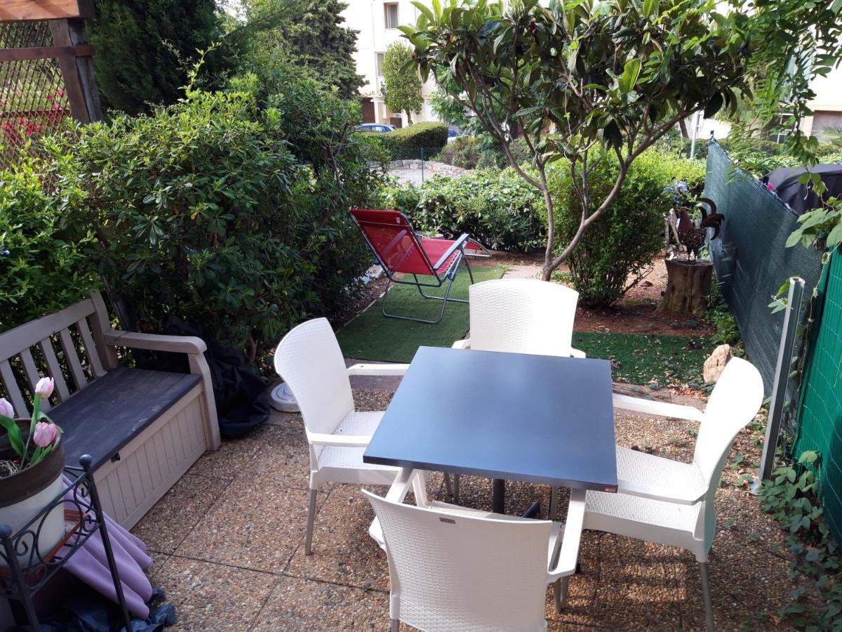 T2, Jardin, Veranda Chambre, Climatisation, Parking Privatif, Proche A Pied Centre, Plage, Gare, Pour 3 Adultes Ou 2 Adultes Avec 2 Enfants Бандоль Экстерьер фото