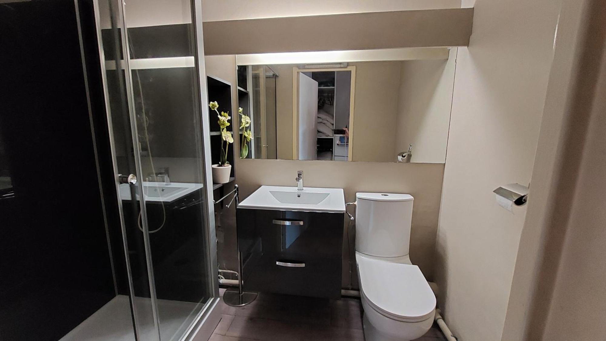 T2, Jardin, Veranda Chambre, Climatisation, Parking Privatif, Proche A Pied Centre, Plage, Gare, Pour 3 Adultes Ou 2 Adultes Avec 2 Enfants Бандоль Экстерьер фото